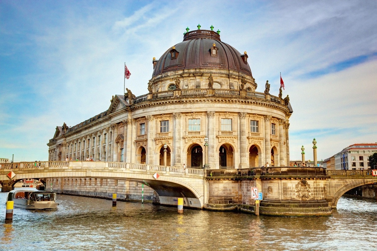 Bode-Museum vid Museumsinsels norra spets